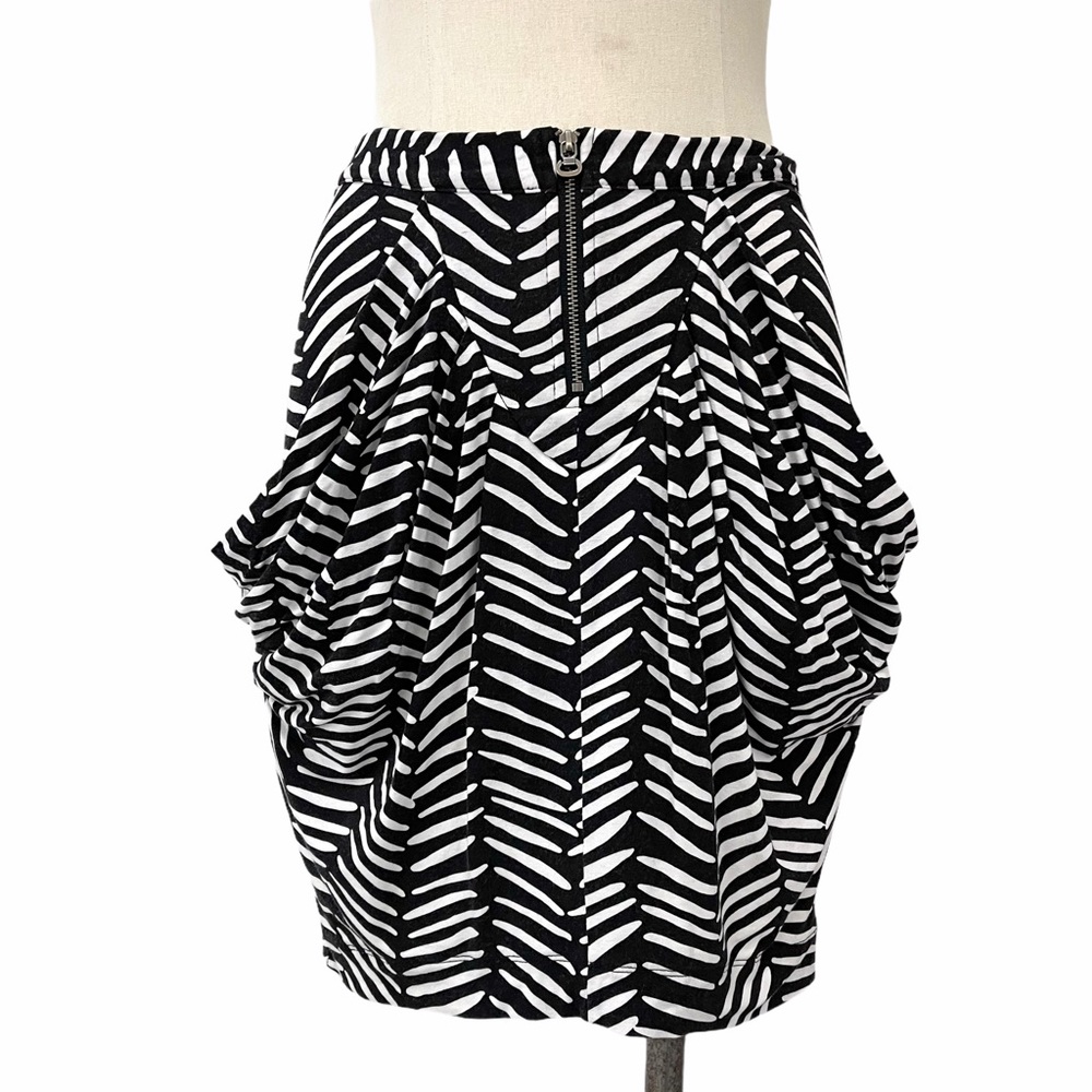 BCBGeneration- Black White Knit Skirt Size Small